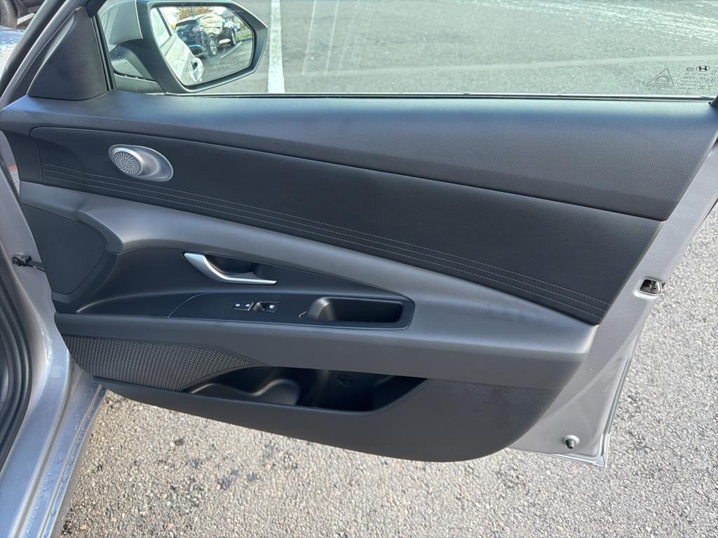 new 2026 Hyundai ELANTRA HEV car, priced at $27,607