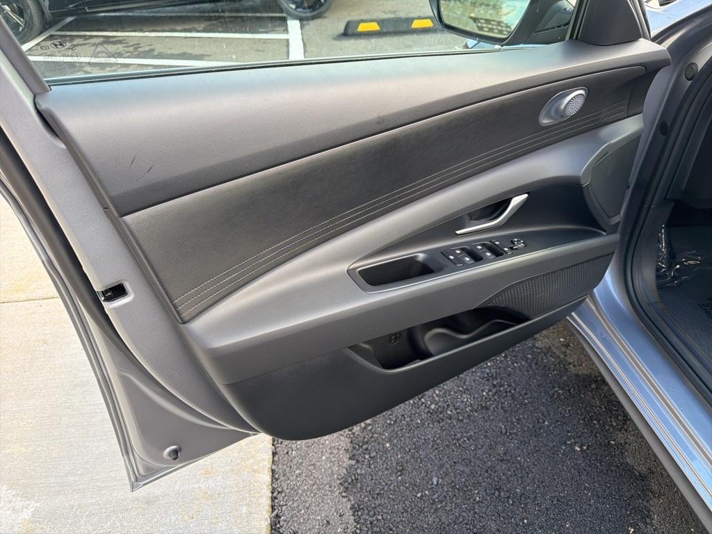 new 2026 Hyundai ELANTRA HEV car, priced at $27,607