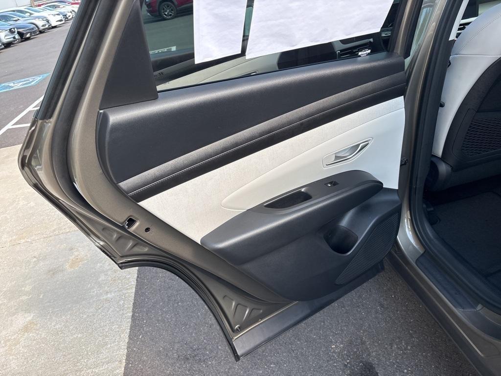 new 2025 Hyundai TUCSON Hybrid car, priced at $39,090