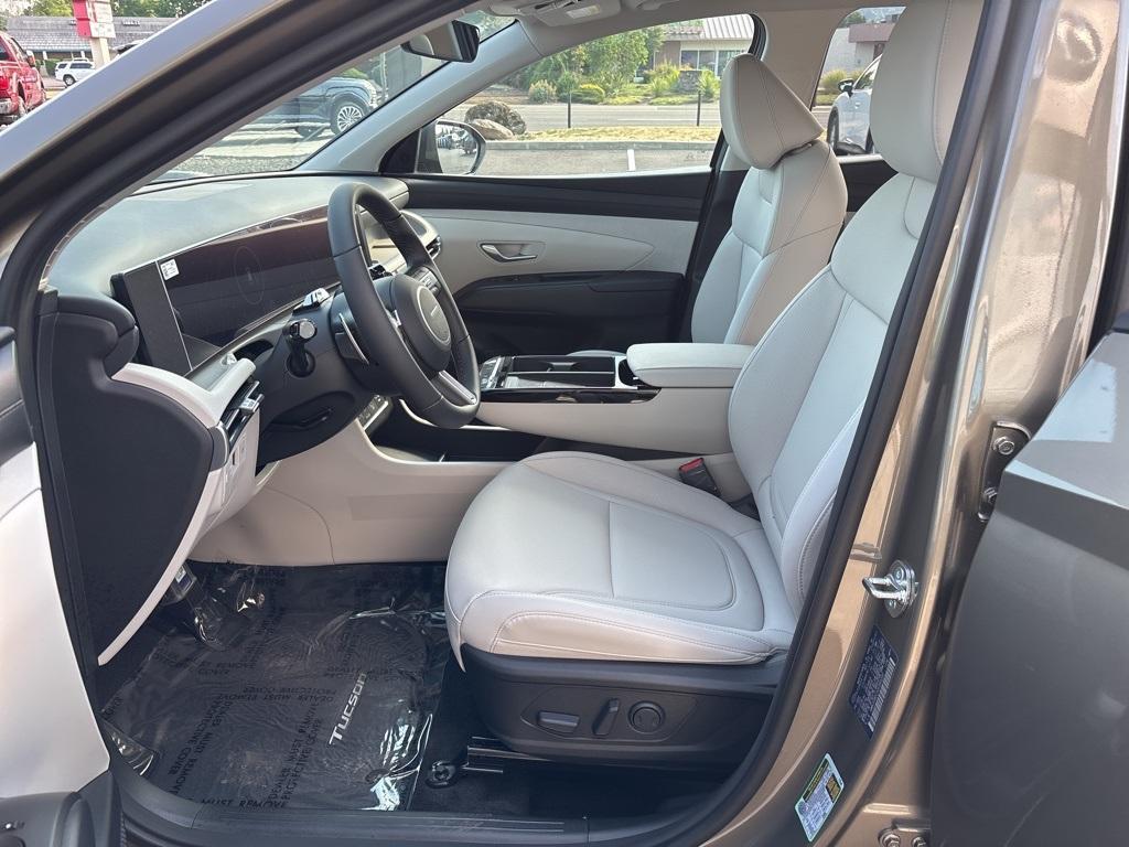 new 2025 Hyundai TUCSON Hybrid car, priced at $39,090