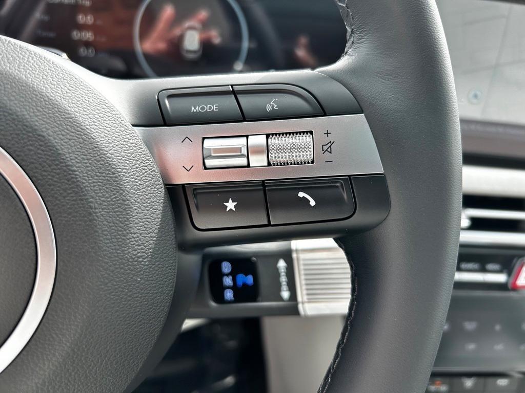 new 2025 Hyundai TUCSON Hybrid car, priced at $37,690