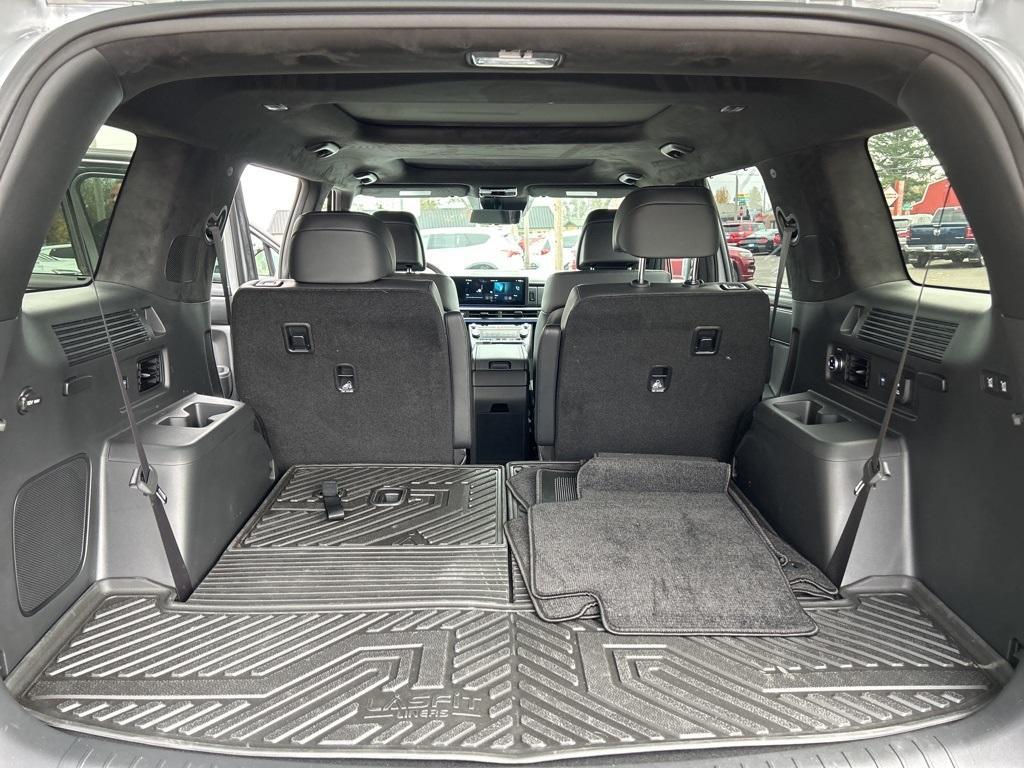 used 2025 Hyundai Santa Fe car, priced at $39,999