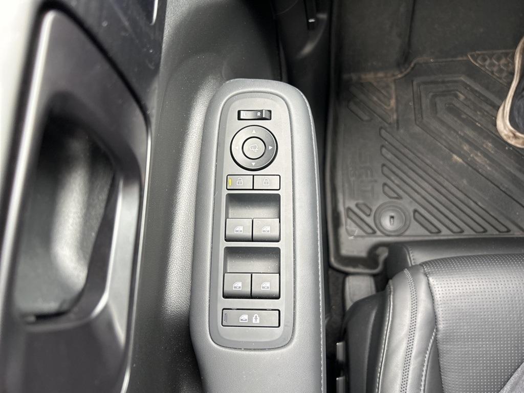 used 2025 Hyundai Santa Fe car, priced at $39,999