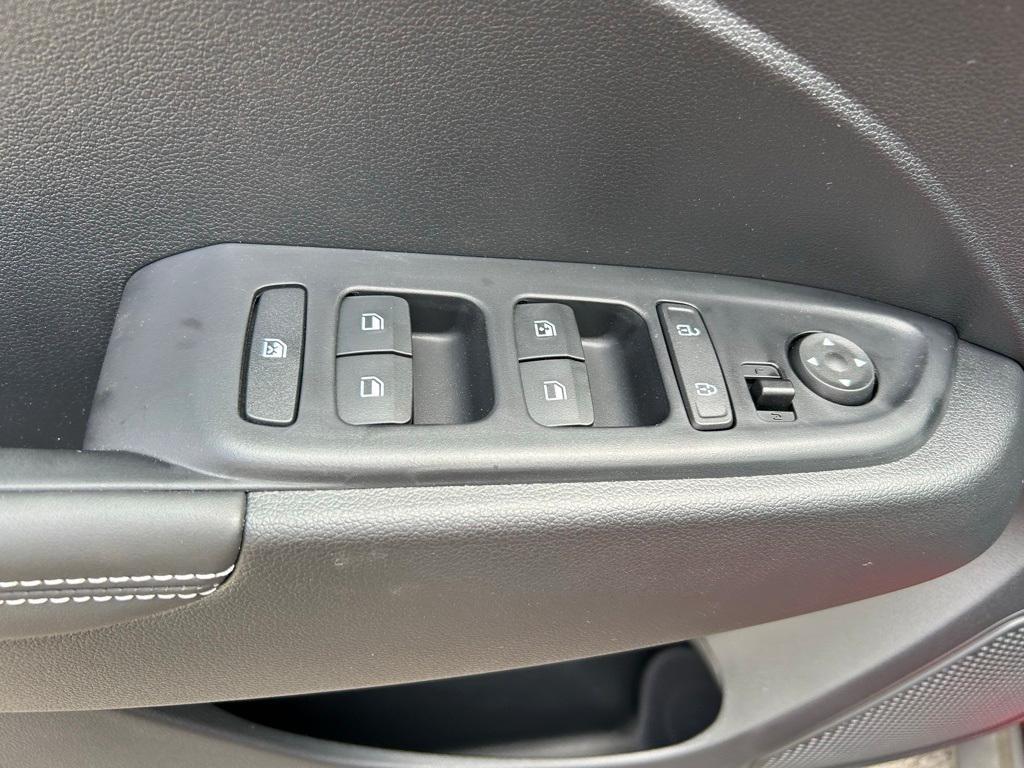 new 2025 Hyundai Venue car, priced at $25,386