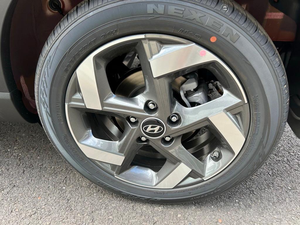 new 2025 Hyundai Venue car, priced at $25,386