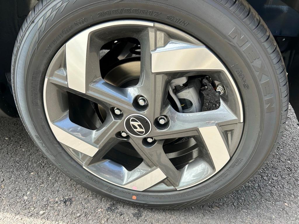 new 2025 Hyundai Venue car, priced at $23,081