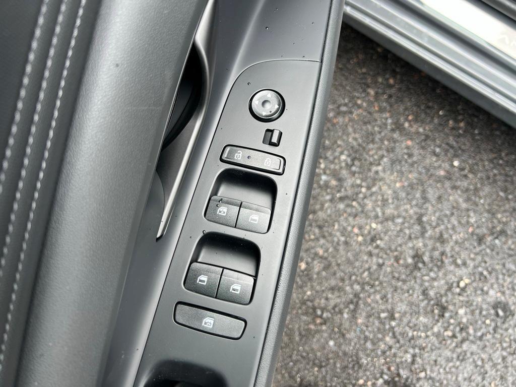 new 2025 Hyundai Elantra car, priced at $23,415