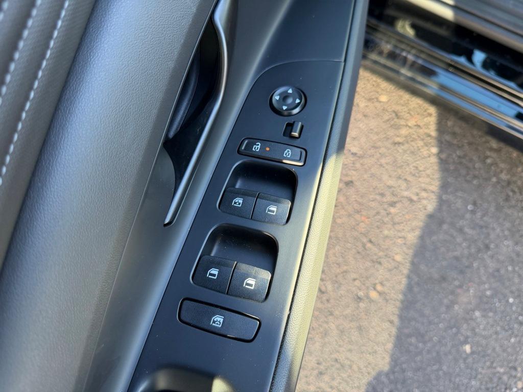 used 2025 Hyundai Elantra car, priced at $21,555