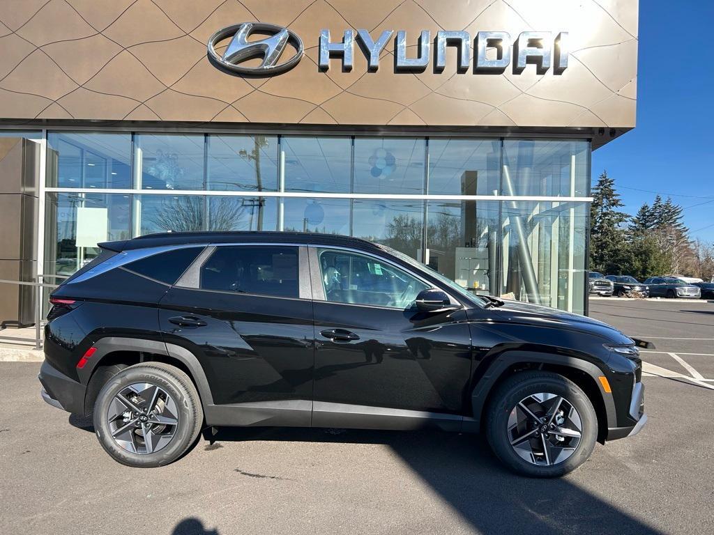 new 2025 Hyundai TUCSON Hybrid car, priced at $36,576
