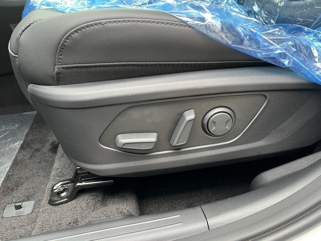 new 2025 Hyundai TUCSON Hybrid car, priced at $36,942