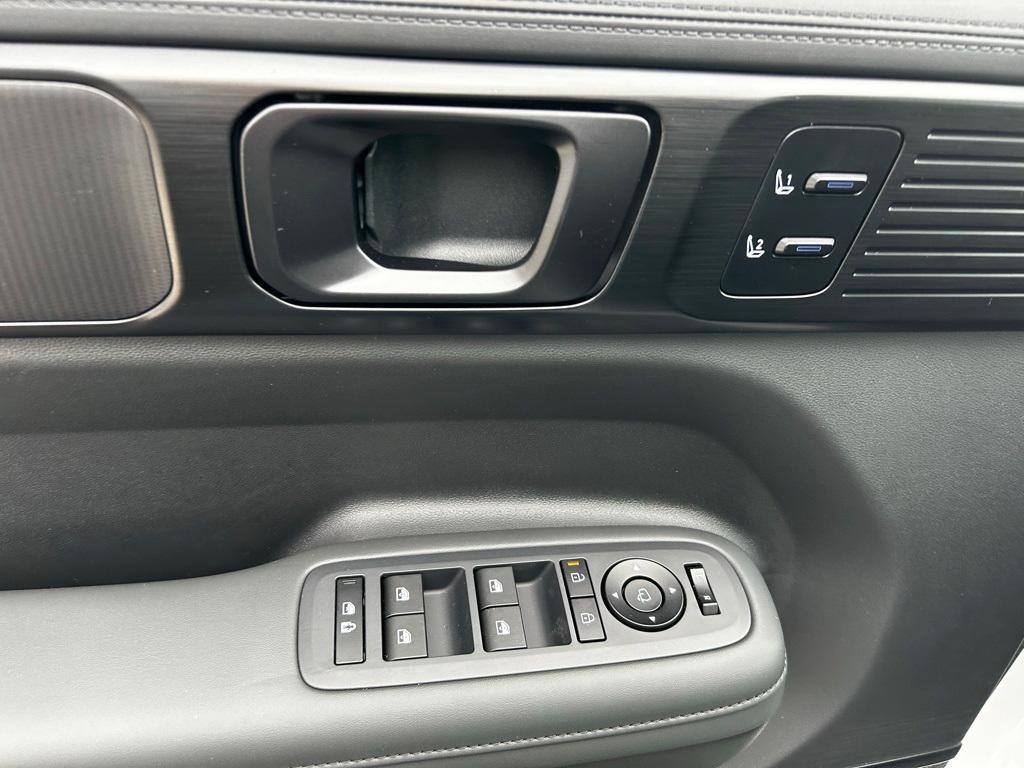 new 2025 Hyundai SANTA FE HEV car, priced at $50,335