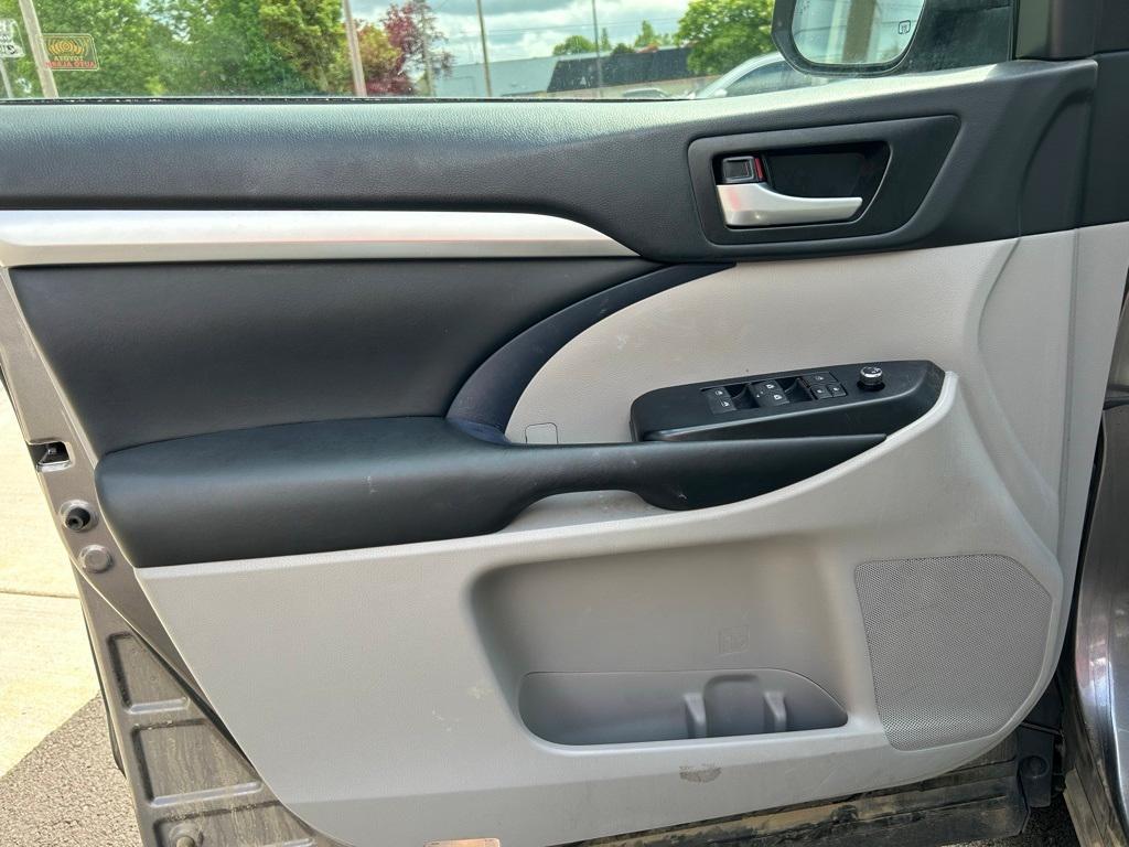 used 2019 Toyota Highlander car, priced at $28,447