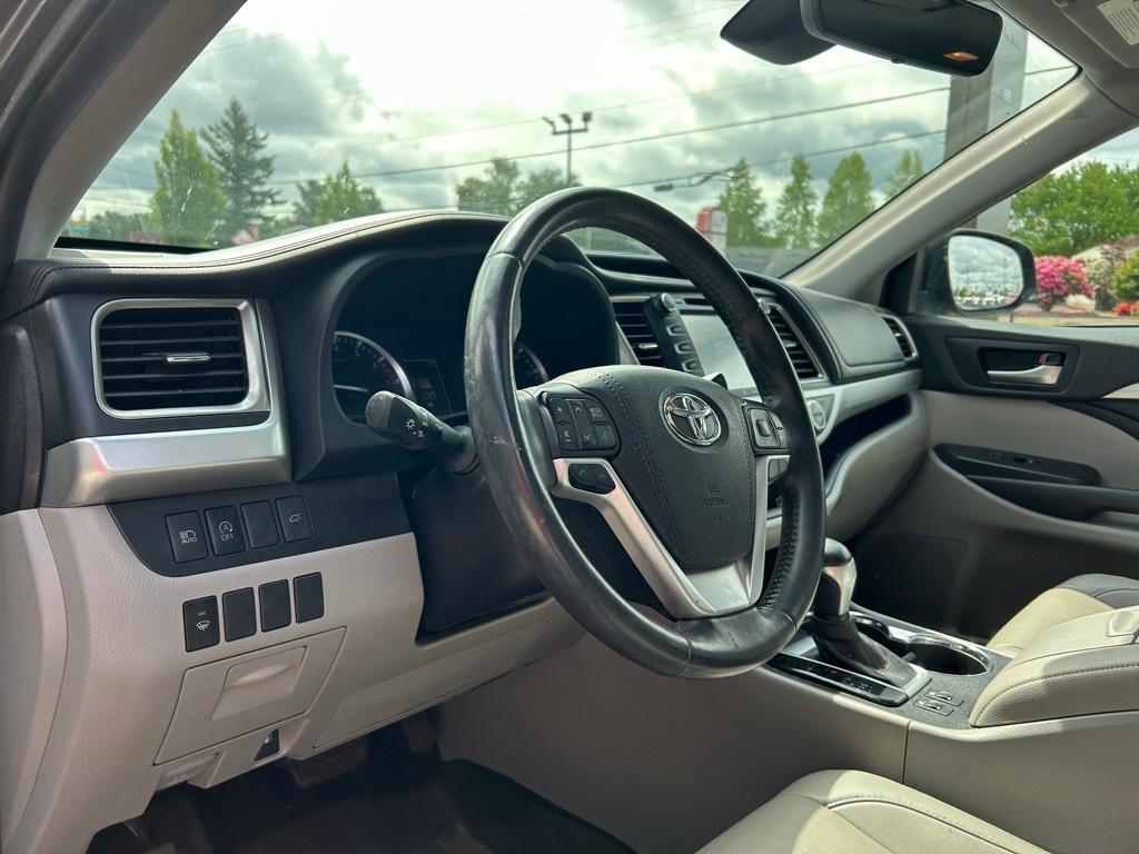 used 2019 Toyota Highlander car, priced at $28,447