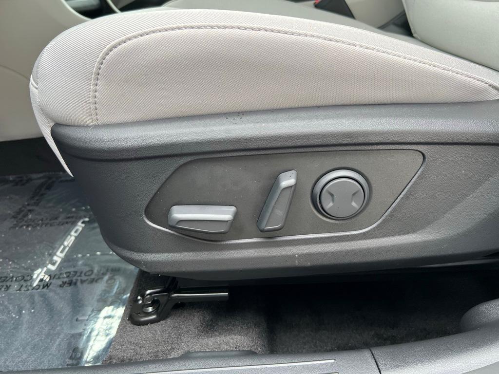 new 2026 Hyundai TUCSON Hybrid car, priced at $36,003