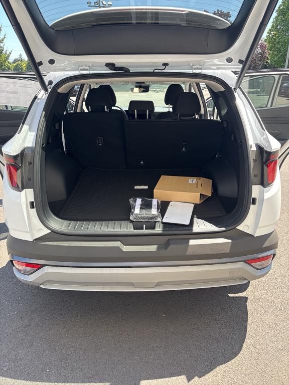 new 2025 Hyundai TUCSON Plug-In Hybrid car, priced at $42,000