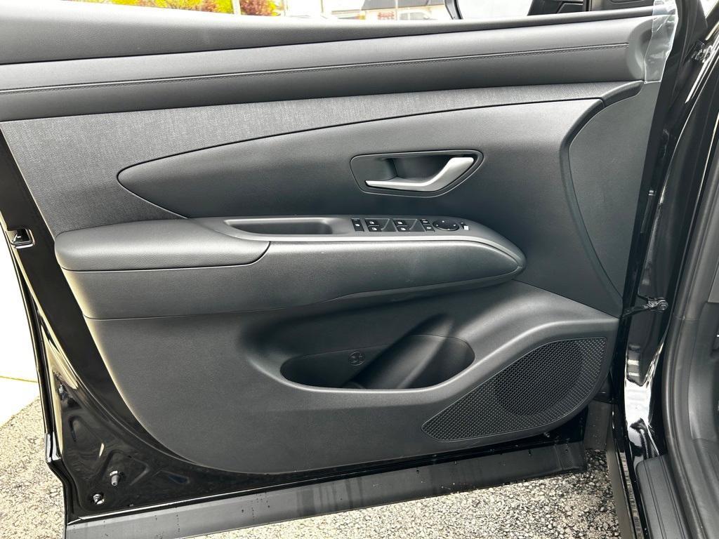new 2025 Hyundai TUCSON Hybrid car, priced at $36,665
