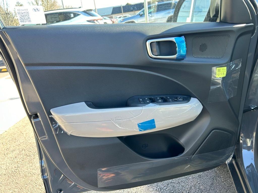 new 2025 Hyundai Venue car, priced at $22,847