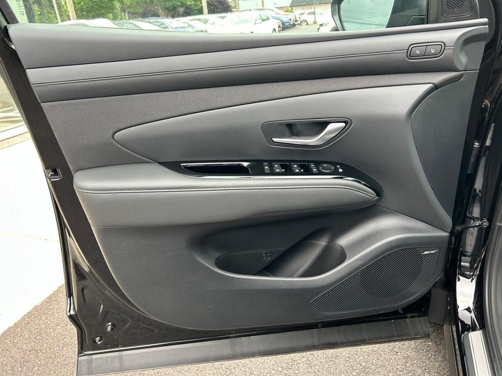new 2025 Hyundai TUCSON Hybrid car, priced at $42,100