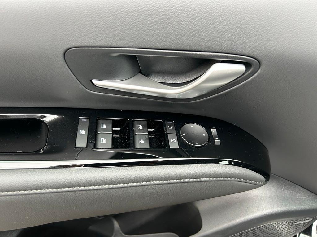 new 2025 Hyundai TUCSON Hybrid car, priced at $42,100
