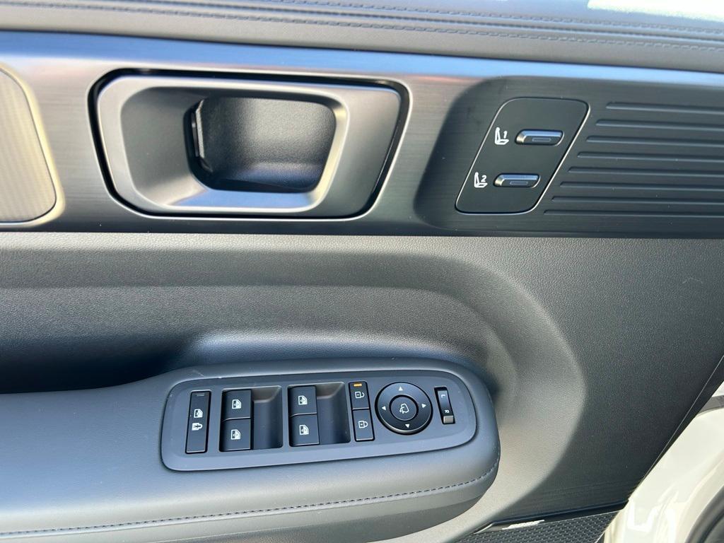new 2025 Hyundai SANTA FE HEV car, priced at $50,469