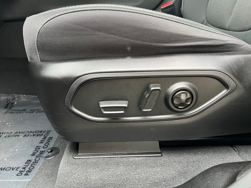 used 2024 Jeep Grand Cherokee car, priced at $32,997