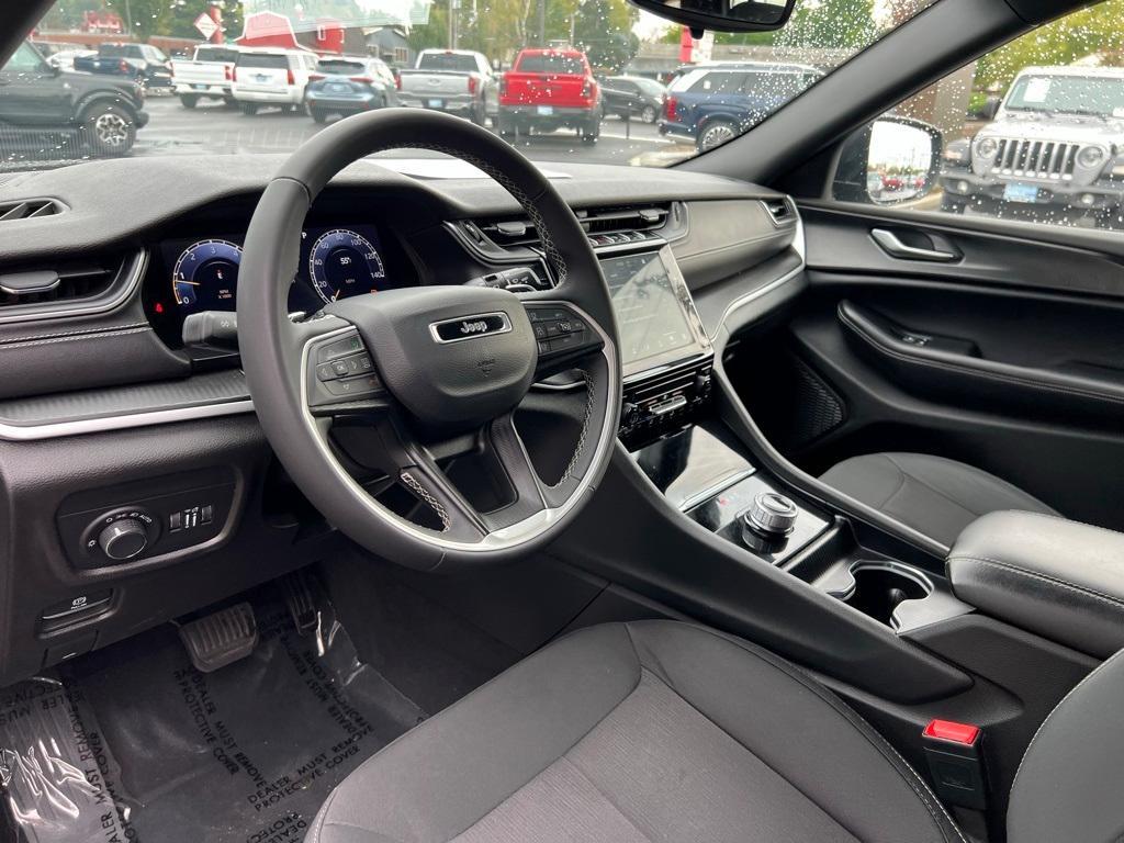 used 2024 Jeep Grand Cherokee car, priced at $32,997