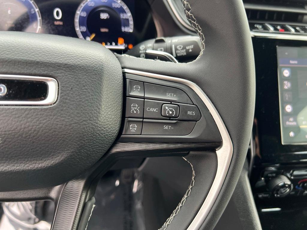 used 2024 Jeep Grand Cherokee car, priced at $32,997