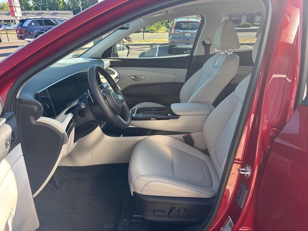 used 2025 Hyundai TUCSON Hybrid car, priced at $39,999