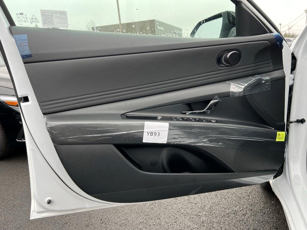 new 2025 Hyundai ELANTRA HEV car, priced at $27,181