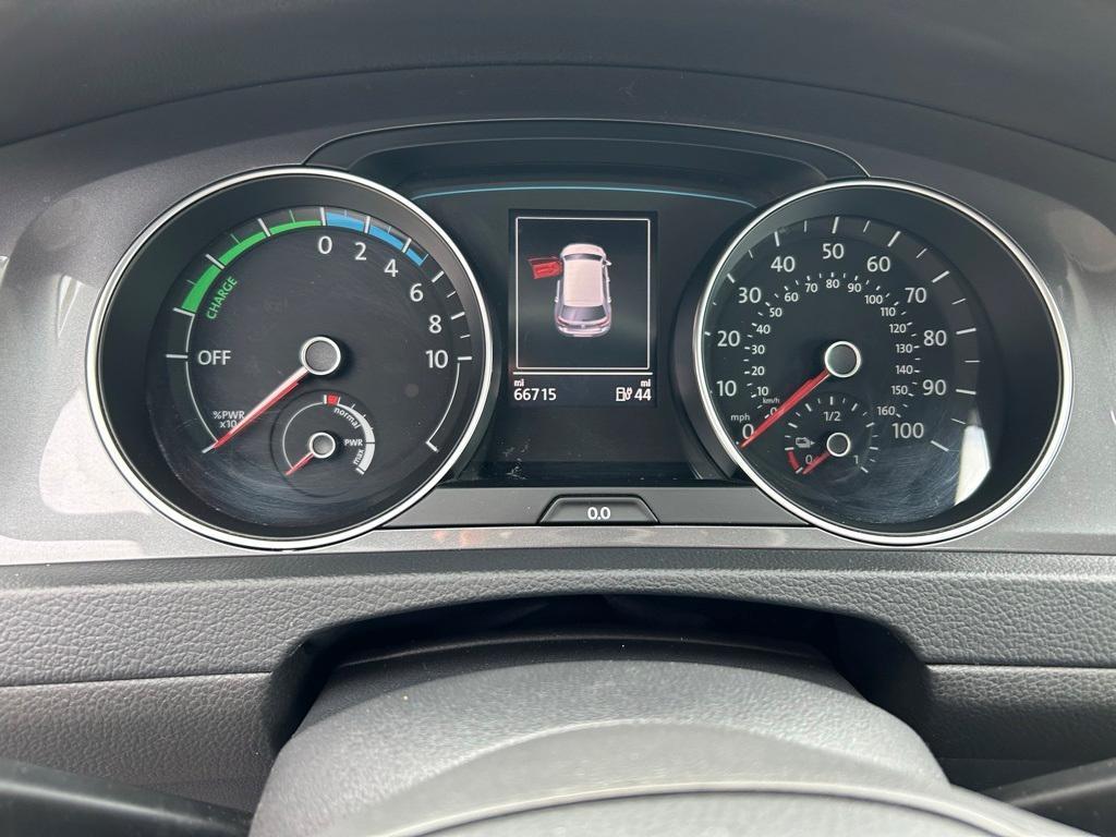 used 2016 Volkswagen e-Golf car, priced at $10,888