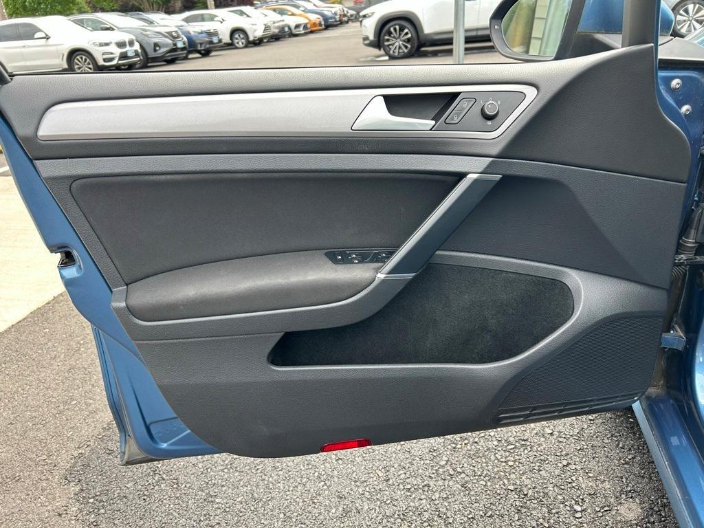 used 2016 Volkswagen e-Golf car, priced at $10,888