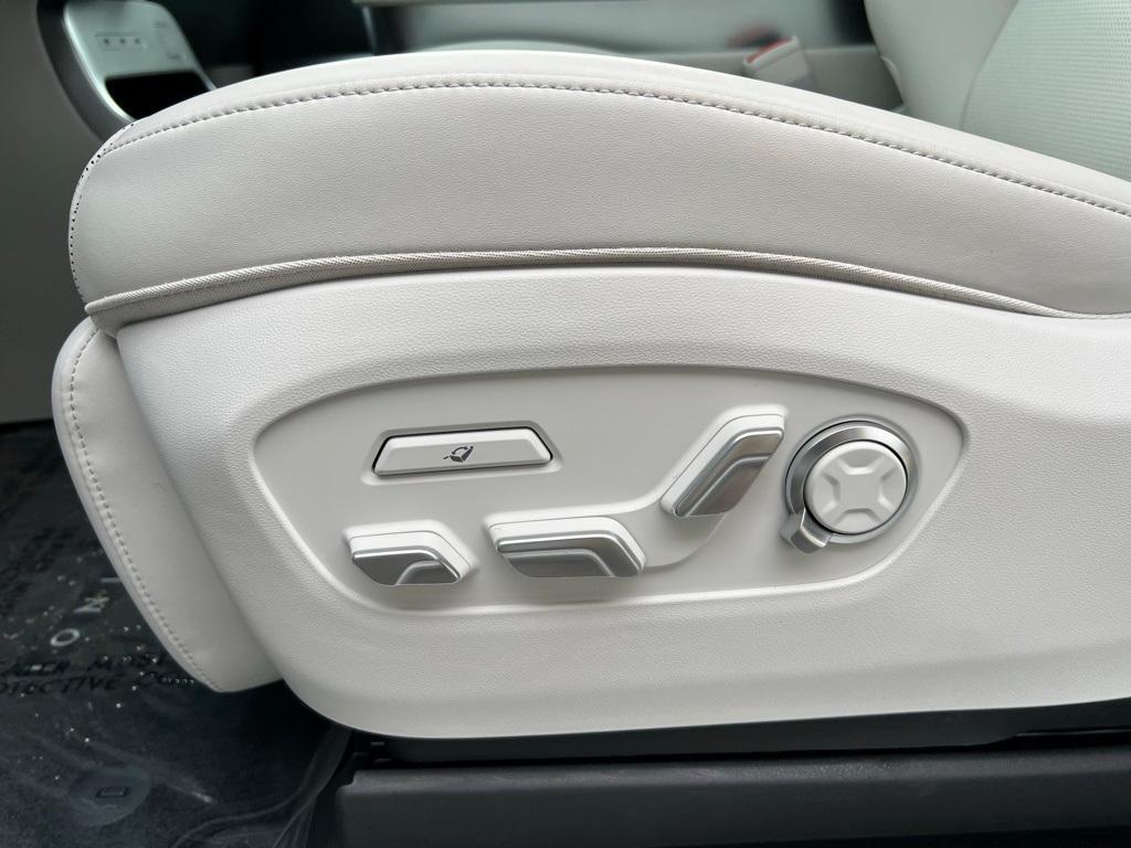 new 2026 Hyundai IONIQ 9 car, priced at $77,615