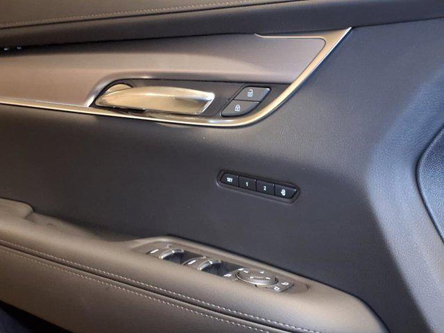 new 2025 Cadillac XT6 car, priced at $48,590