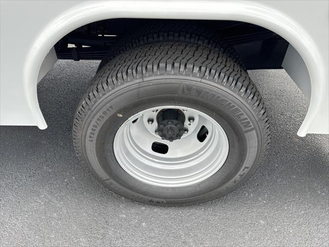 new 2025 Ford F-350 car, priced at $75,995