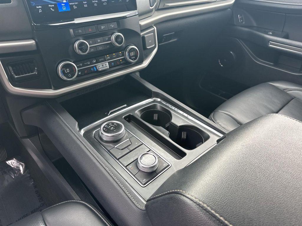 used 2024 Ford Expedition car, priced at $43,950