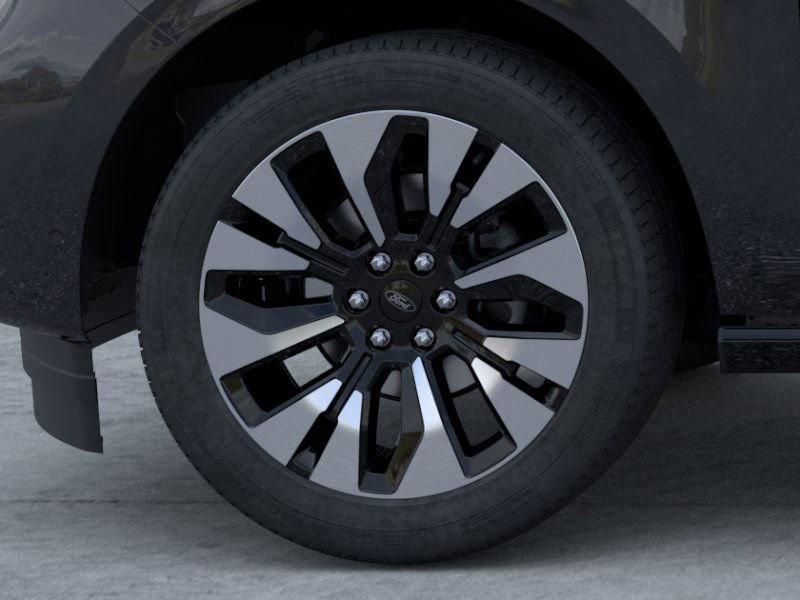 new 2025 Ford Expedition car, priced at $75,098