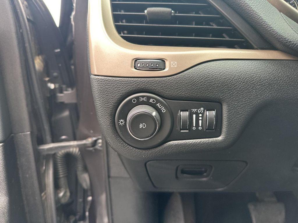 used 2015 Jeep Cherokee car, priced at $9,500
