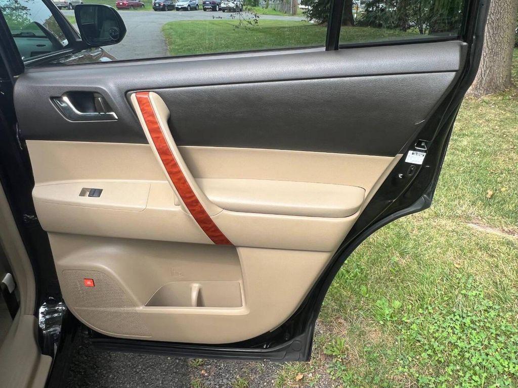 used 2009 Toyota Highlander car, priced at $8,499