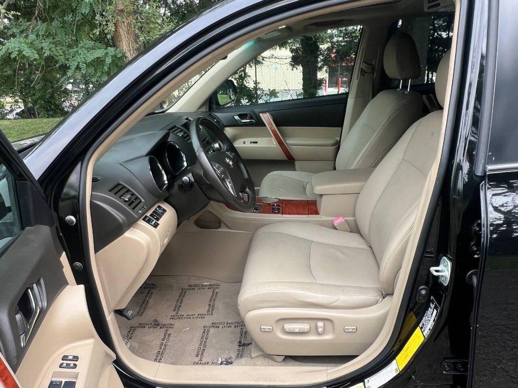 used 2009 Toyota Highlander car, priced at $8,499