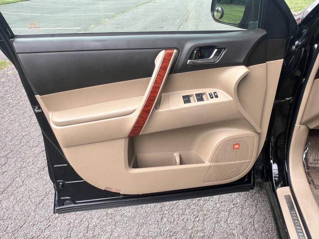 used 2009 Toyota Highlander car, priced at $8,499