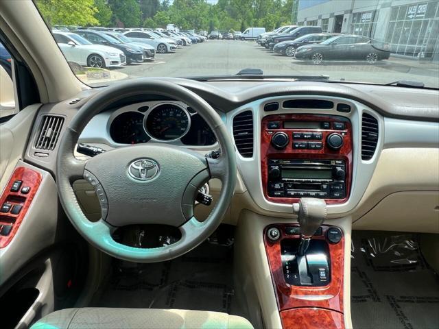 used 2005 Toyota Highlander car, priced at $7,999