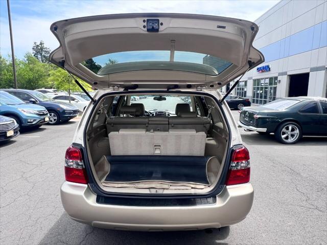 used 2005 Toyota Highlander car, priced at $6,999