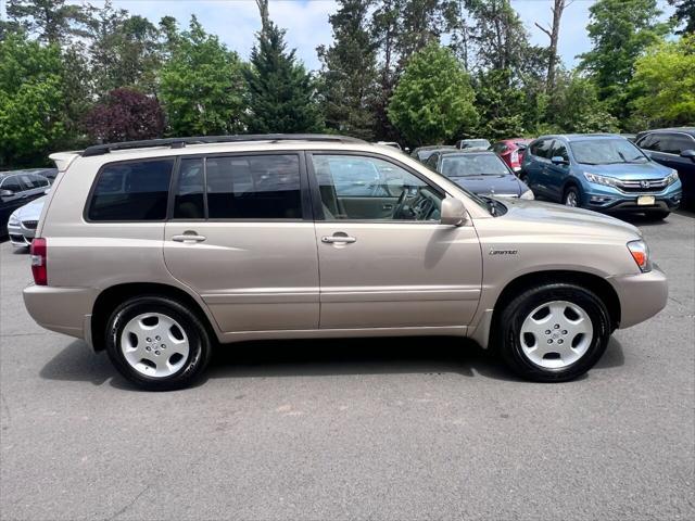 used 2005 Toyota Highlander car, priced at $6,999