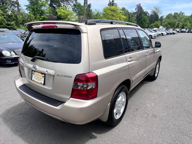 used 2005 Toyota Highlander car, priced at $7,999