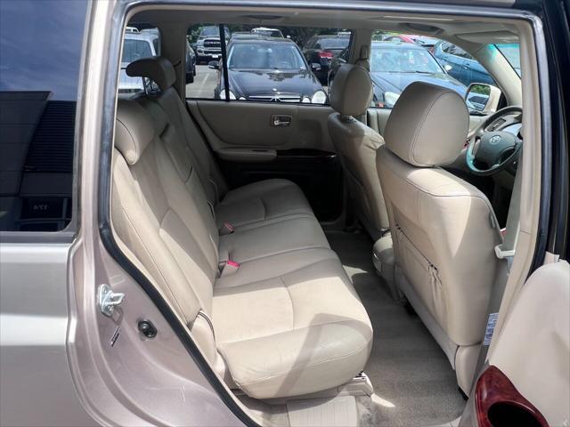 used 2005 Toyota Highlander car, priced at $6,999