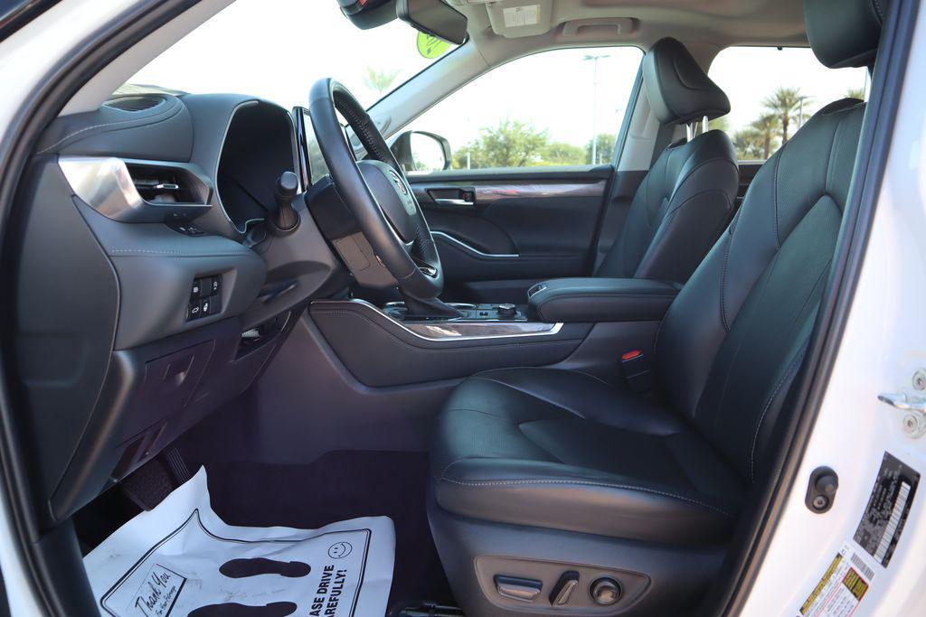 used 2023 Toyota Highlander car, priced at $37,164