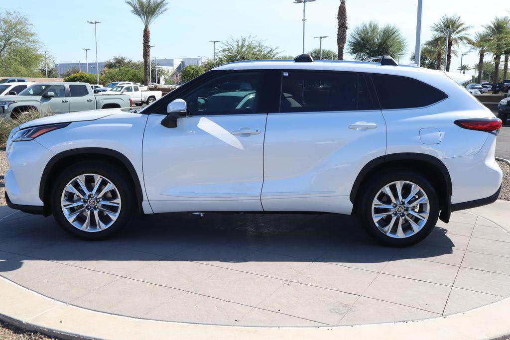 used 2023 Toyota Highlander car, priced at $37,164