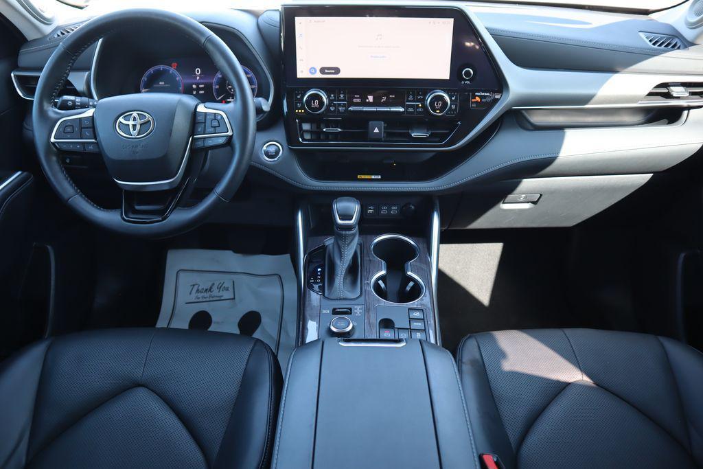 used 2023 Toyota Highlander car, priced at $37,164