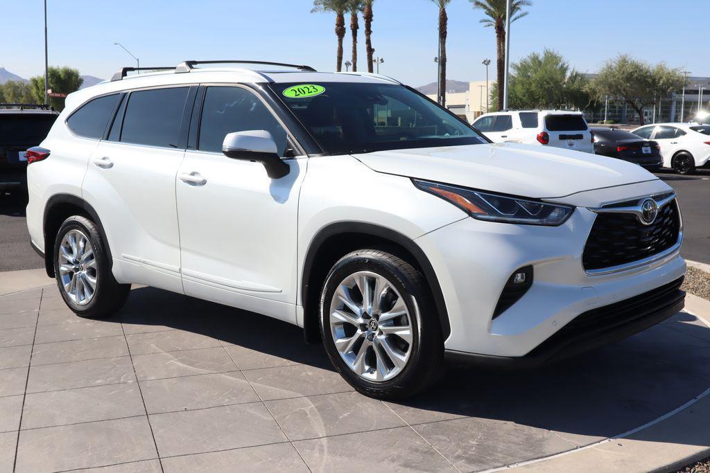 used 2023 Toyota Highlander car, priced at $37,164