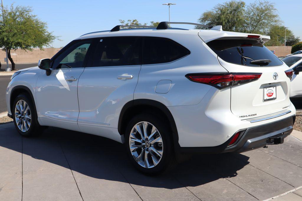 used 2023 Toyota Highlander car, priced at $37,164